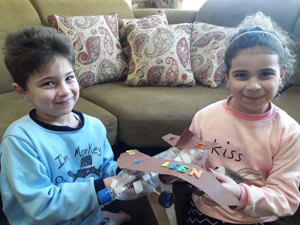 JaafilRola's tweet photo. Ousama, Narmeen, Salim, Leen, and Karimโs amazing crafts done through reusing materials found at home๐๐ผ โค๏ธ#EarthDay2020 #NuMindsTV #NuMindsLebanon @DawhaHighSchool @MonaJalaleddine https://t.co/Se8WY00CqM