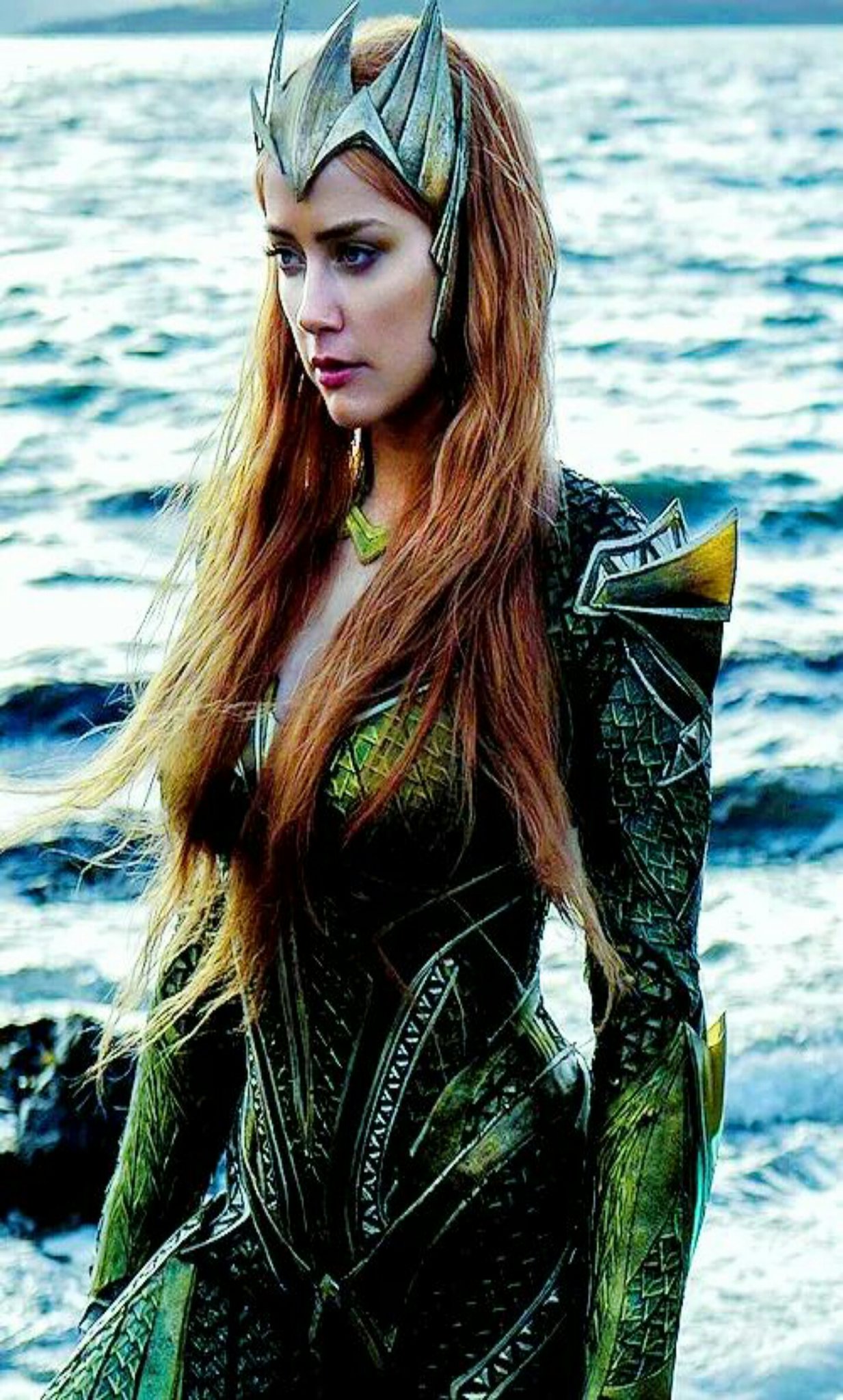 Happy Birthday Amber Heard 

Have an awesome Birthday Queen Mera   