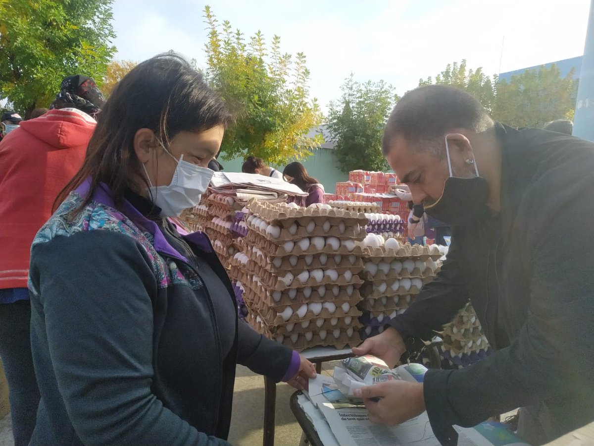 DanteBoeri's tweet image. Hoy colaboramos con el armado del SAE en la Primaria 7 de #Ezeiza. En momentos difíciles lxs maestrxs decimos presente!!!
Solidaridad y organización!!!
@SUTEBAProvincia @PDSurradio @echeverriaol @hm_hugomoreno