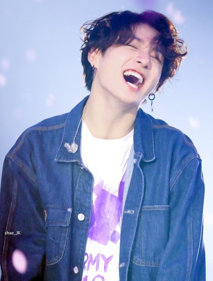 sequence of pictures of jungkook smiling — a thread to make you smile ♡