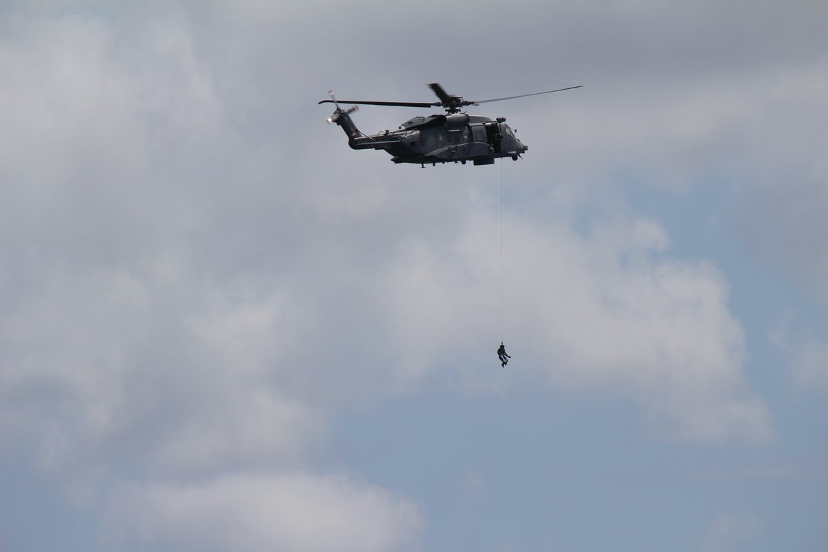 keith_is's tweet image. #novascotiastrong Military paying tribute to the heros and the fallen.