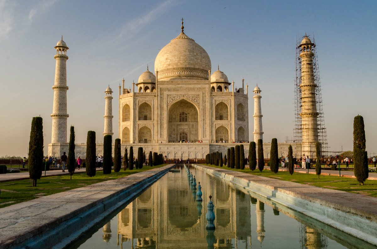 Photo_SarahE's tweet photo. No photography sharing is complete without the #TajMahal! I've been lucky to visit twice, once at sunrise and once at sunset. This is sunset. I actually sold one of these photos, I was super proud.... https://t.co/gOiG1NQ4WE