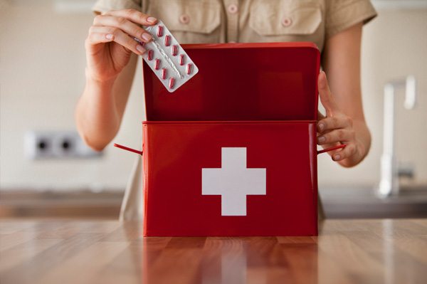 MeaningfulChang's tweet photo. Find out what you do and don’t need in your first aid kit at https://t.co/61Hfq4V0lq.

#WednesdayWisdom #OnlineTraining #Coronavirus #Covid19 #SelfIsolation #StayHome @NHSEngland @ofqual @sqanews #FirstAid #FirstAidTraining #SaveALife #LifeSaving #FirstAider #FirstAidCertified https://t.co/Zg9vmXtRLr