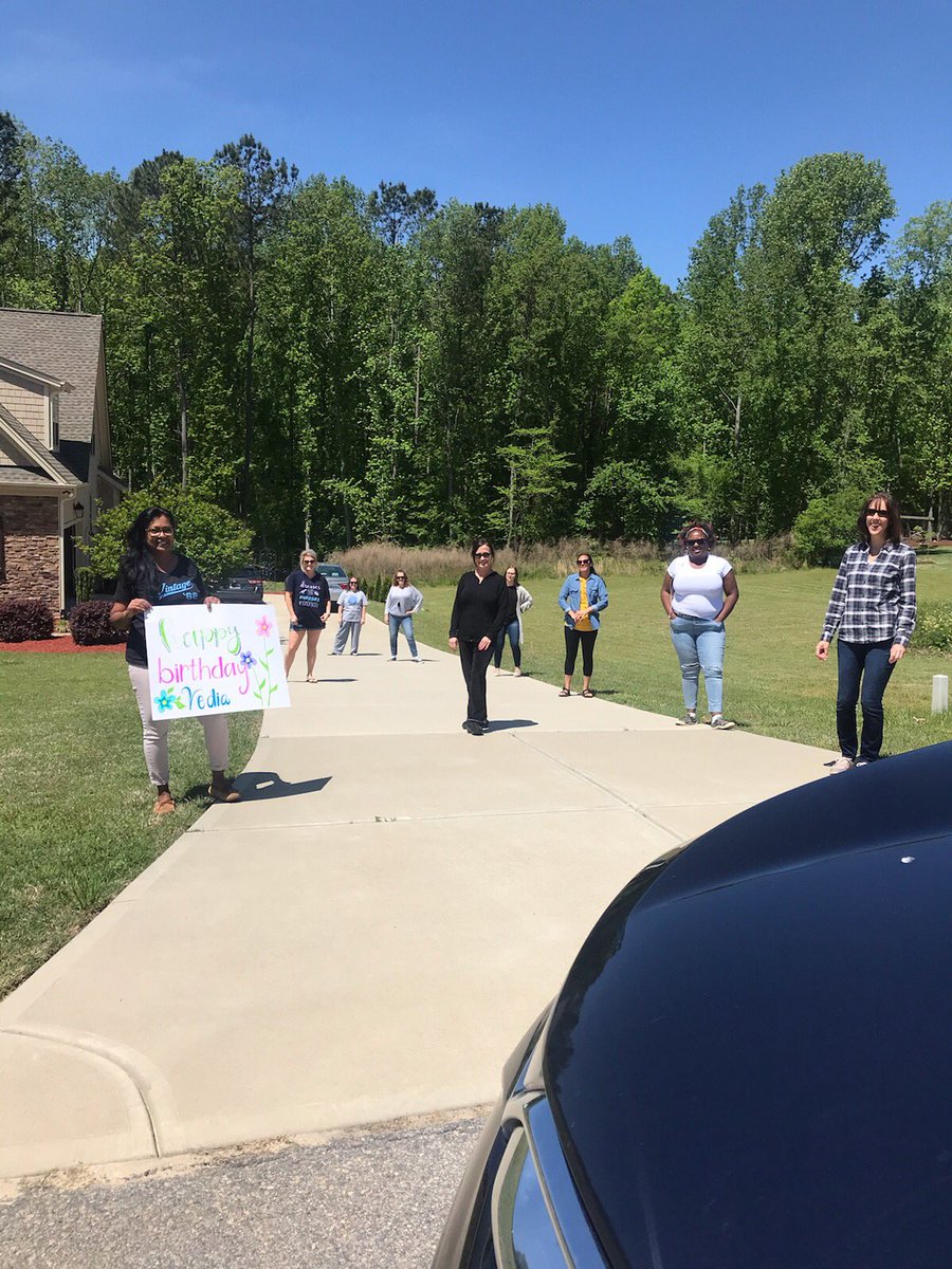 BethanyLoncher's tweet photo. Happy Birthday Mrs. Bacchus! @BanksRoadES https://t.co/4fiHJzronF