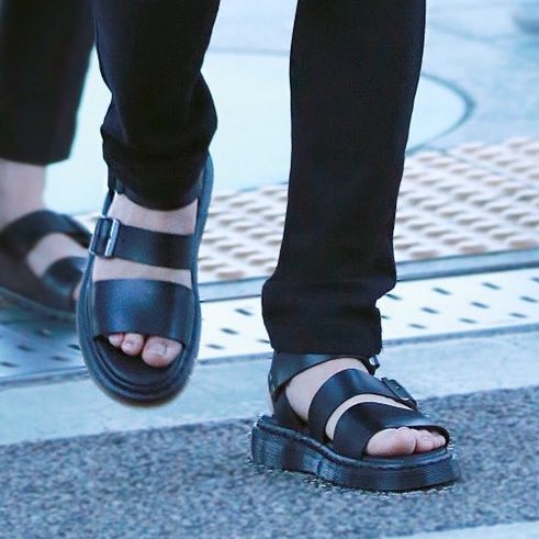 thinking abt jimin in his black sandals 