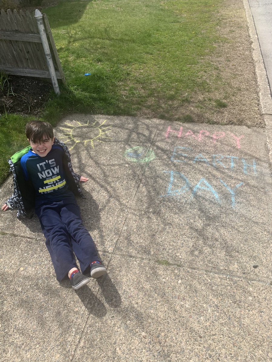 oconnje's tweet photo. Cameron's Earth Day Art!! @JoySouza2 @chiachess   #ChalkTheBlockPawtucket #BVP #ES1PRIDE https://t.co/zGvdeM0DD6