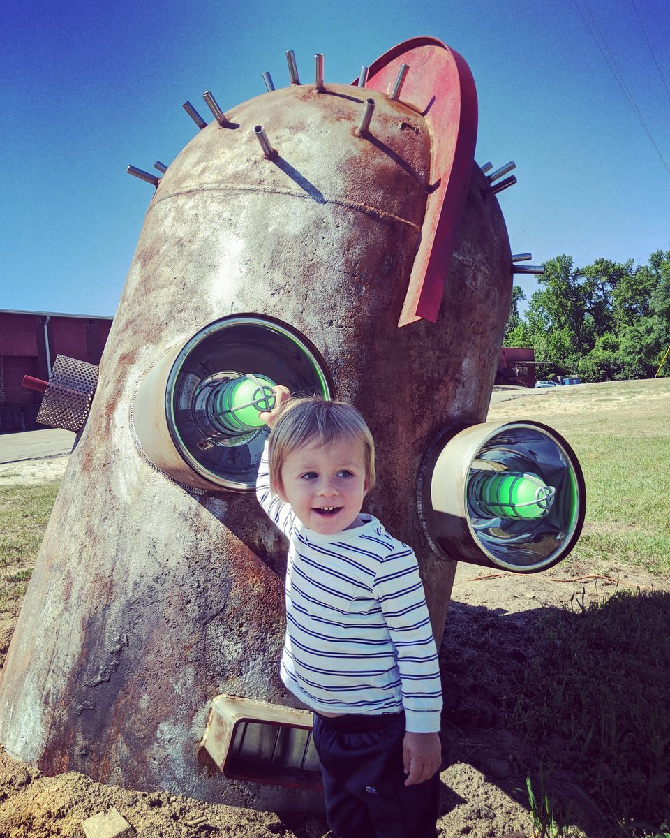 MrDanielStetson's tweet photo. Learning to befriend the #robots. https://t.co/Or2H97mPJg