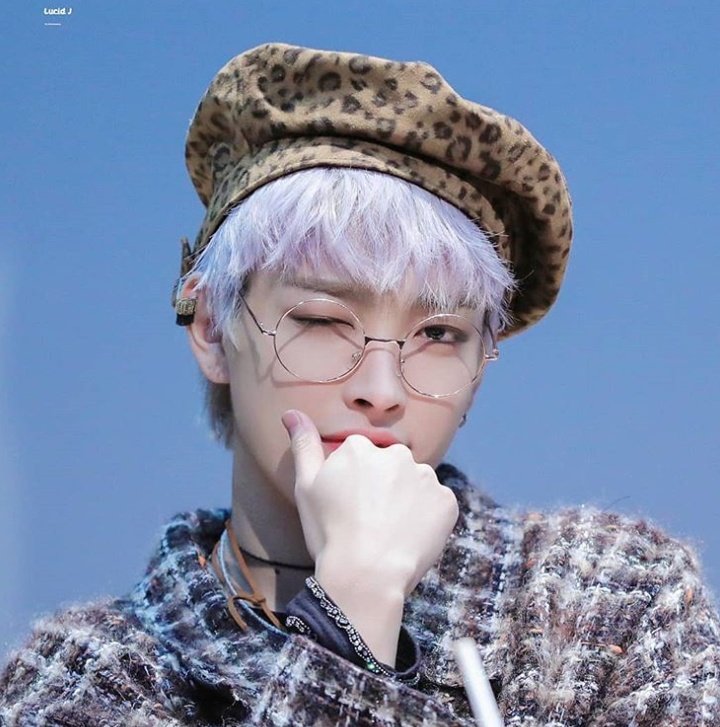 reyghostt's tweet photo. Towards the shining endless night Where is the end of our journey?
                                            ♡♡
#ATSD #AtinySelcaDay #HONGJOONG @ATEEZofficial https://t.co/iO8rl6XHwj