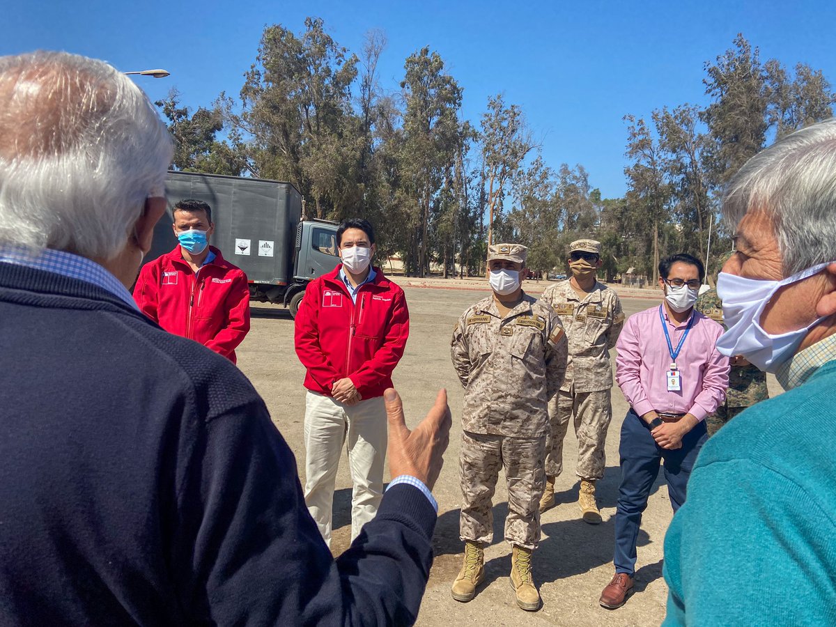 DPRAtacama's tweet photo. El Intendente @UrquietaAtacama junto al Dir.@baezaavello y al Seremi @bastian_hn agradecieron a las mineras de Atacama: @minera_pucobre, Carola, @MantosCopper y @KinrossChile quienes entregaron insumos médicos al @SSaludAtacama para enfrentar el Plan Regional de #Covid19. https://t.co/VZkNINkRUV
