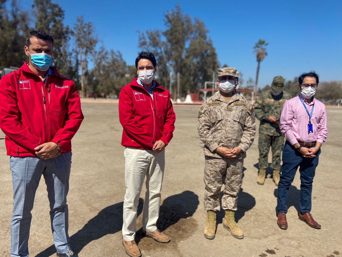 DPRAtacama's tweet photo. El Intendente @UrquietaAtacama junto al Dir.@baezaavello y al Seremi @bastian_hn agradecieron a las mineras de Atacama: @minera_pucobre, Carola, @MantosCopper y @KinrossChile quienes entregaron insumos médicos al @SSaludAtacama para enfrentar el Plan Regional de #Covid19. https://t.co/VZkNINkRUV