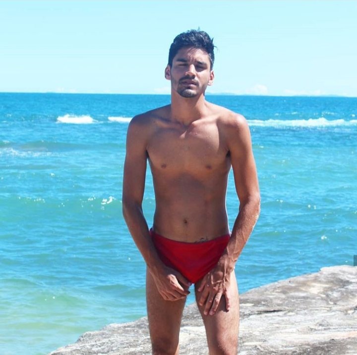 mutuum_'s tweet image. Saudade 🍃