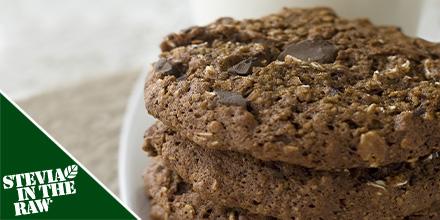 We think that #peanutbutter and chocolate are one of the most delicious dessert pairings! If you agree, these No-Bake Peanut Butter Oat #Cookies are an ideal treat to make with the help of your kids. Find the recipe here: bit.ly/2wVRPiH