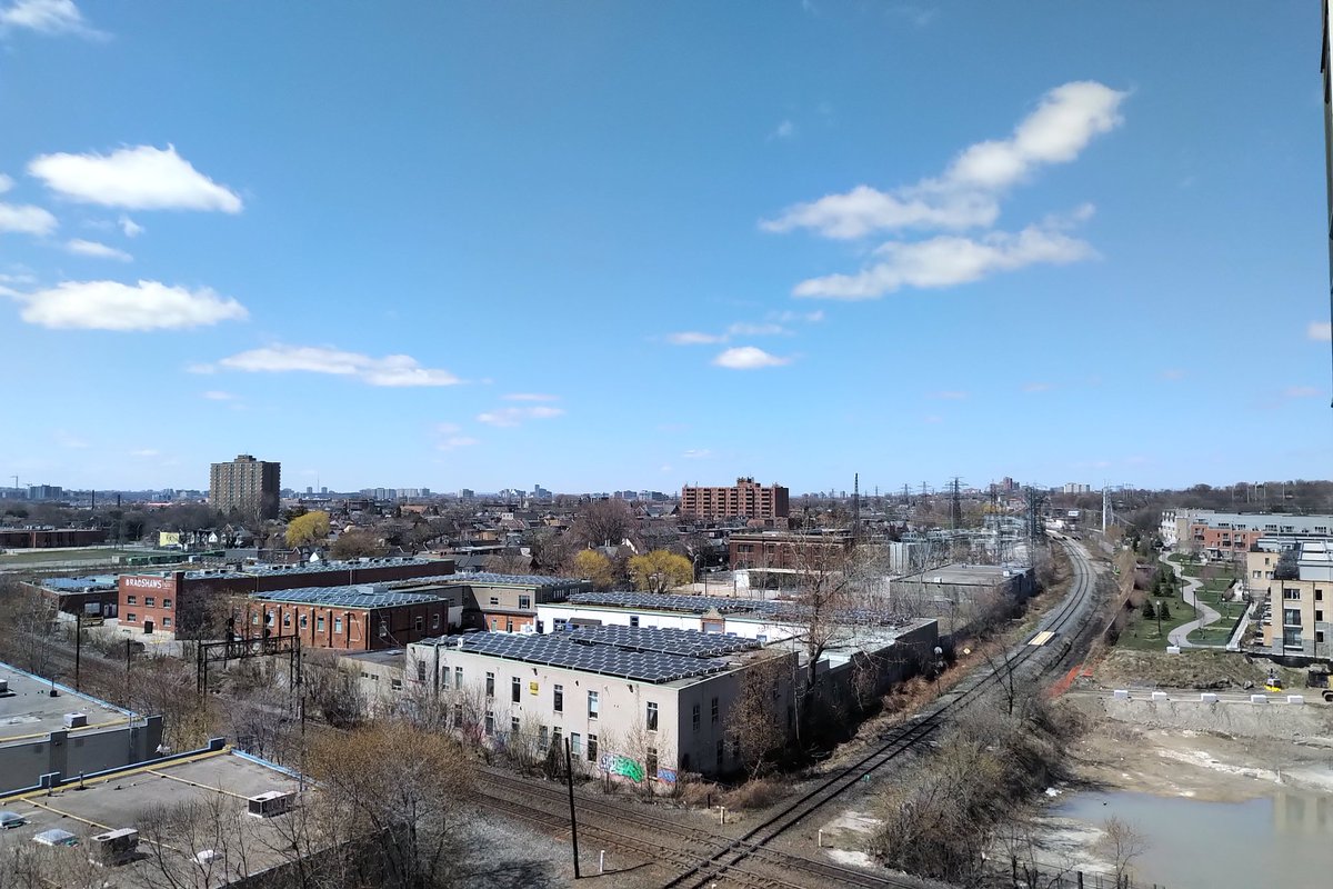 SamTecle's tweet photo. afternoon walk to the balcony. clear skies, spring around the corner? #QuarantineSpring https://t.co/G7CTQGxaK0