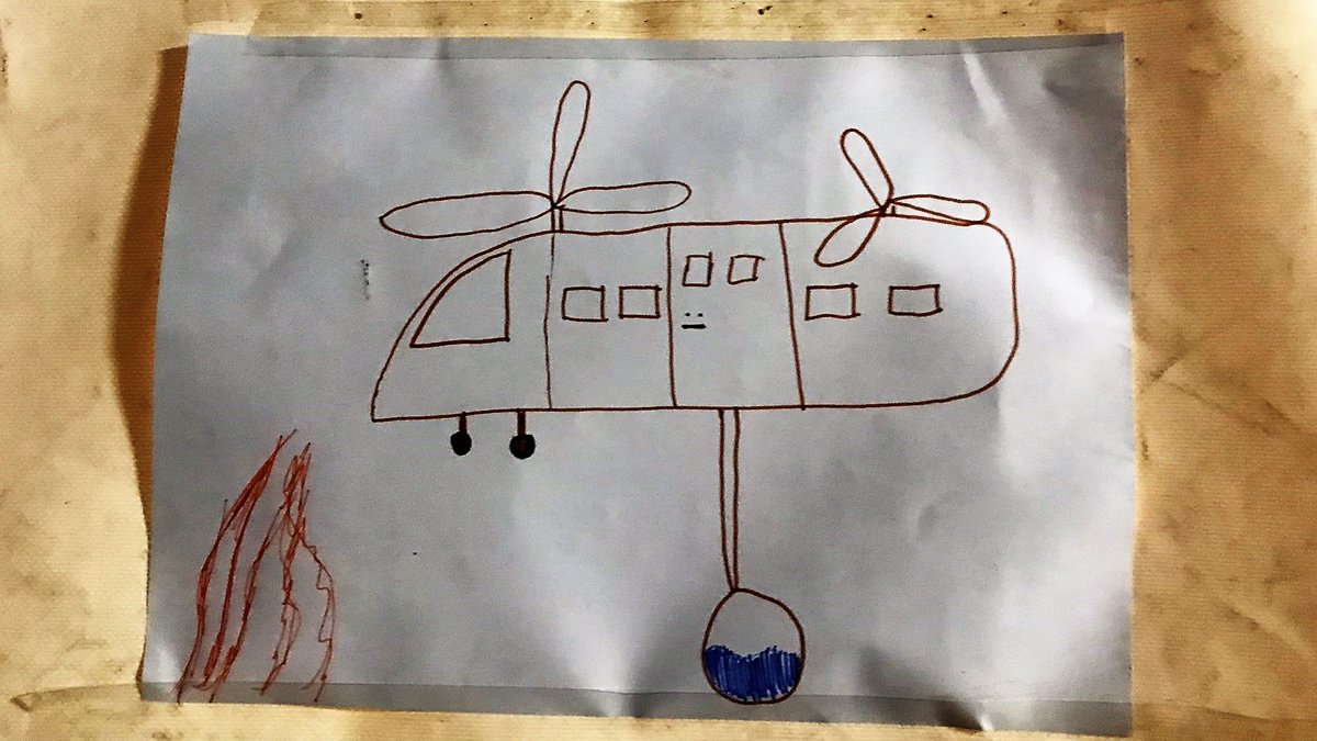 Kinderen bedanken de brandweer voor hun inzet en doorzettingsvermogen om de natuurbranden in De Peel en Meinweg te bestrijden.