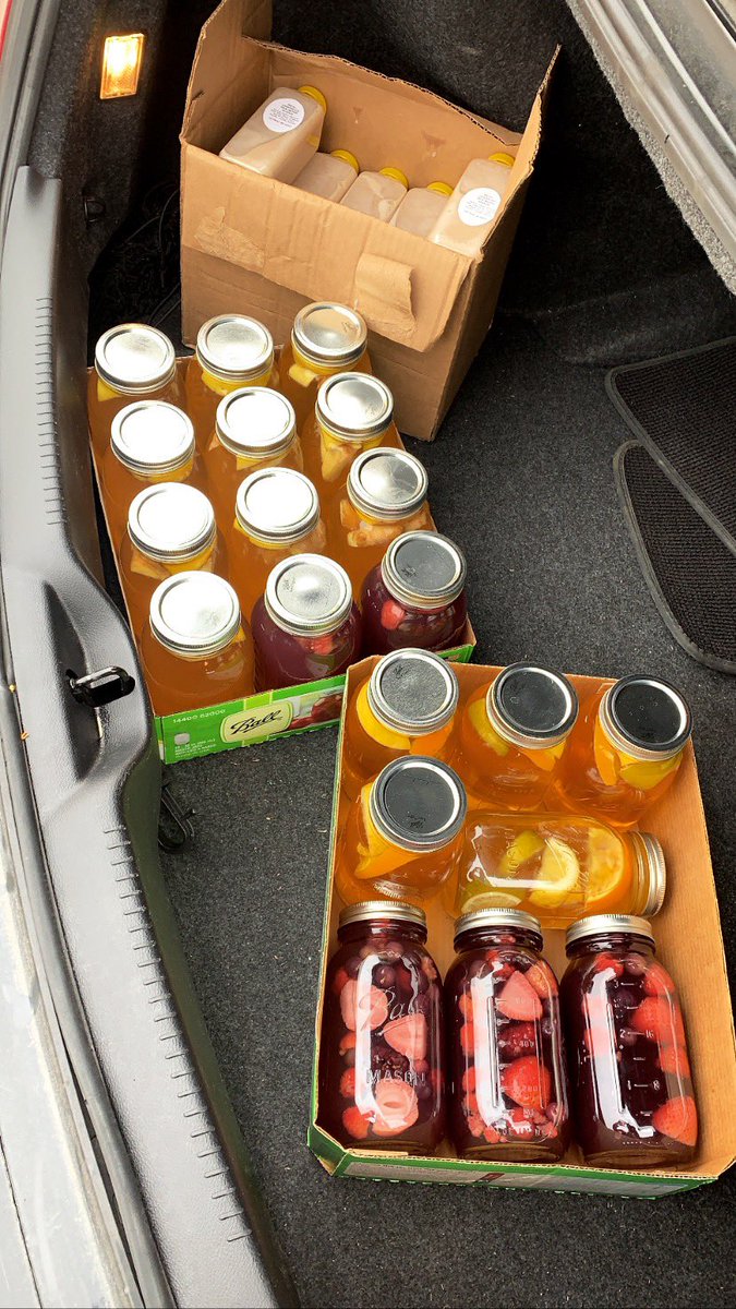 ___LordStatus's tweet photo. Out the trunk with it 💪🏾 I’m out delivering now until I run out... DM me for your orders. Everything I have is all natural & alkaline!
#MixedBerryTea 🍓
#BlackDiamondLemonade 💎🍋 #CitrusCircuit 🍊
#ImmunityBoosterTea 🍵
#SeamossShakes 🥛 https://t.co/iQQmpJ0dEA