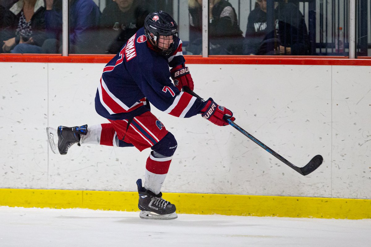victoriaroyals's tweet photo. We have selected forward Reggie Newman of @YHA_Lions with our 72nd overall pick!

#RoarWithUs https://t.co/CuXjcijWCO