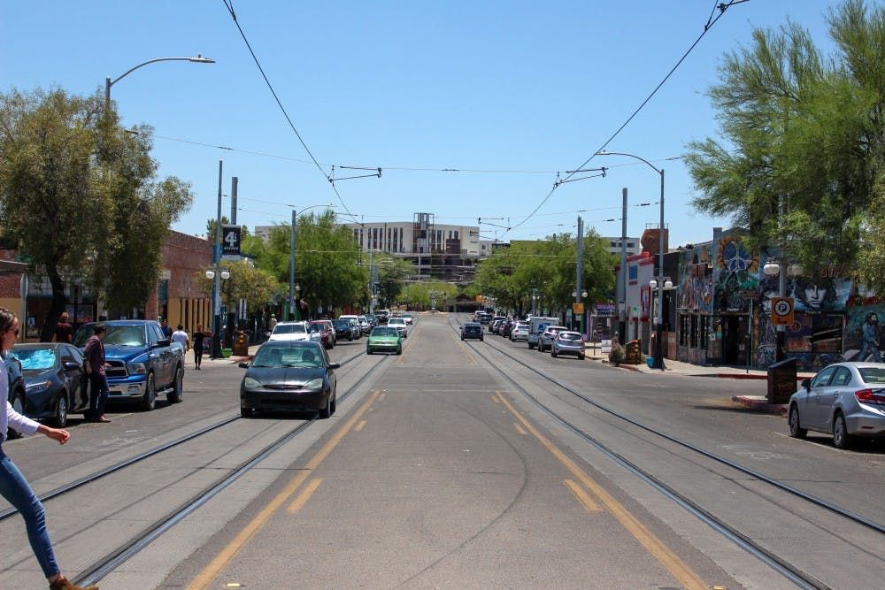 dailywildcat's tweet image. COVID-19 has affected many small businesses in Tucson. This story explores how it has been affecting Fourth Avenue. Read more more about it here:
buff.ly/3brhIG8