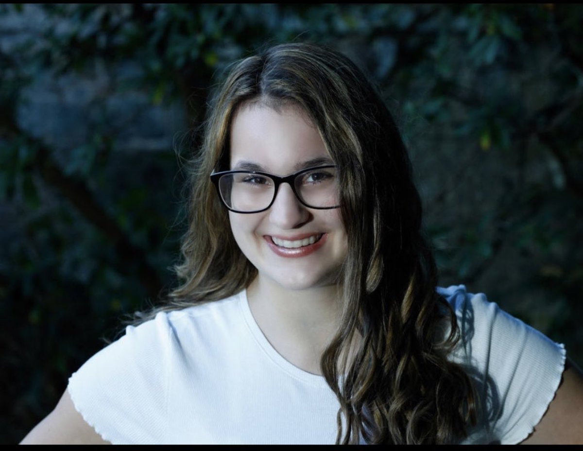 Shout Out to our next Senior Spotlight, the lovely Hannah Fowler! Her favorite choir memory is Singing on the bus on our way to caroling events! Hannah plans to attend The University of Akron to Major in accounting!  Congrats to Hannah! Class of 2020! 🎶❤️👍