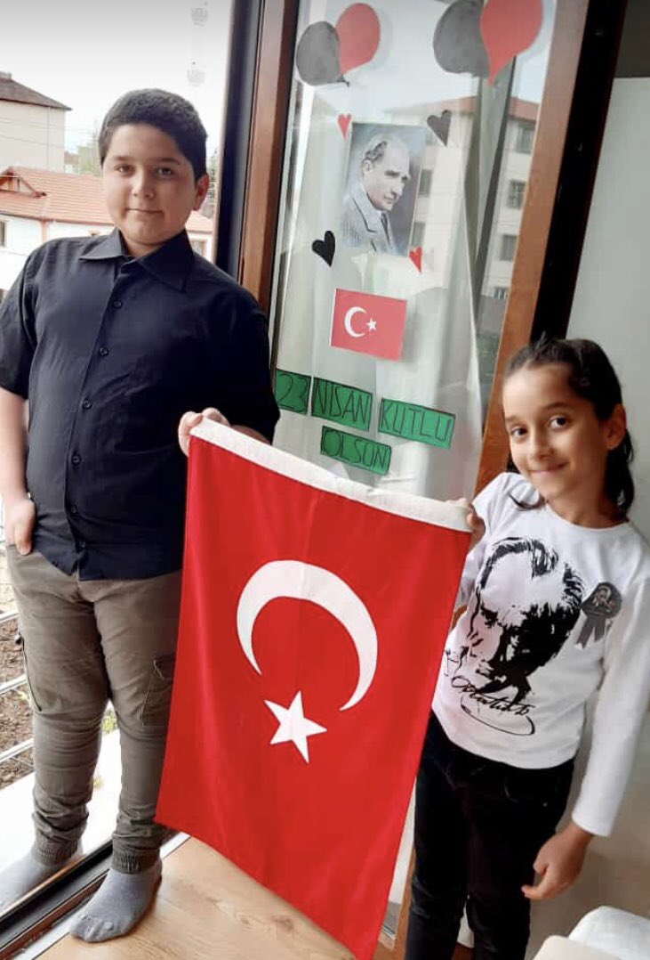 DerekoyIlk's tweet photo. 23 Nisan Ulusal Egemenlik ve Çocuk Bayramı Kutlu Olsun https://t.co/A4GIk07Hai