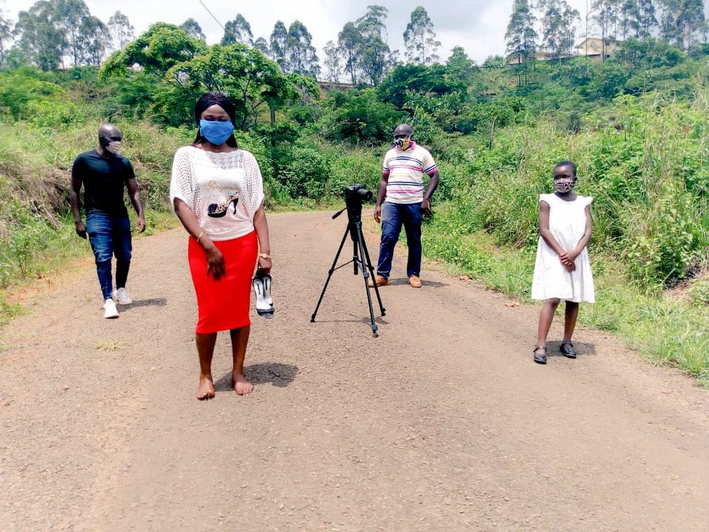 4changeArts's tweet photo. Let's join hands to combat this common enemy. #SaferAtHome #SocialDistancing #lalig #arts4change
@Lynn_Bamenda @UKinCameroon 
@KelaSylvie @WHO @UN_Cameroon https://t.co/x9ggEPxkY4