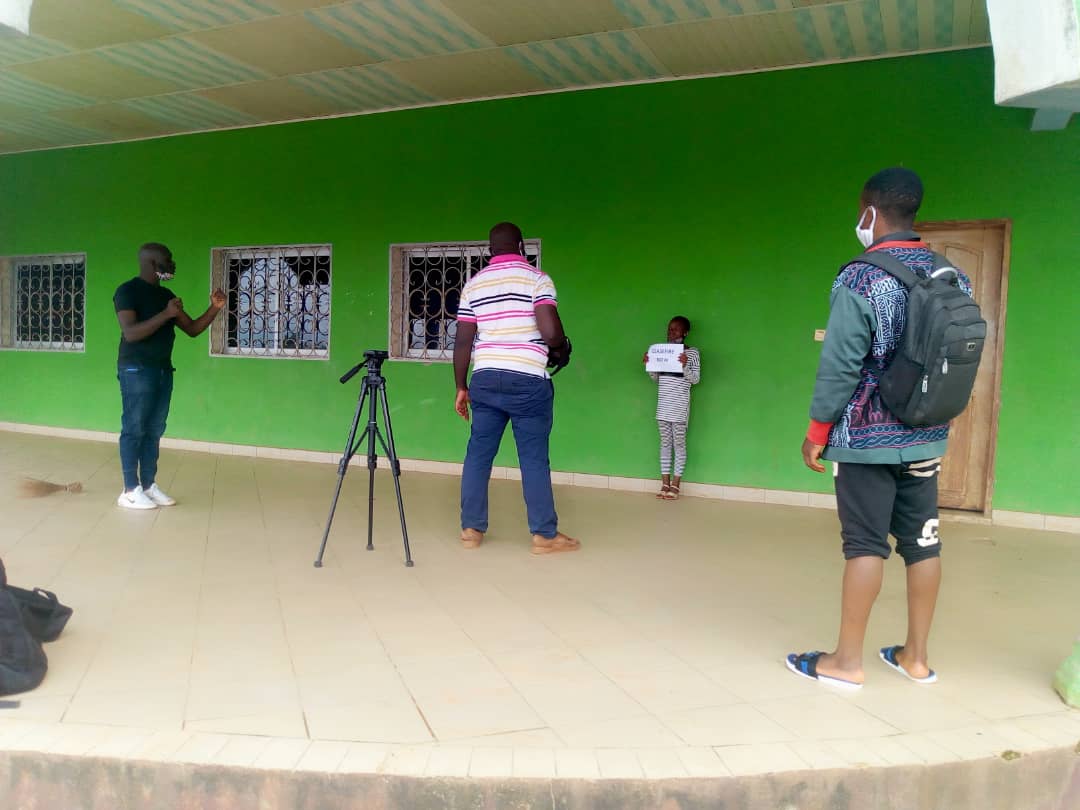 4changeArts's tweet photo. Let's join hands to combat this common enemy. #SaferAtHome #SocialDistancing #lalig #arts4change
@Lynn_Bamenda @UKinCameroon 
@KelaSylvie @WHO @UN_Cameroon https://t.co/x9ggEPxkY4