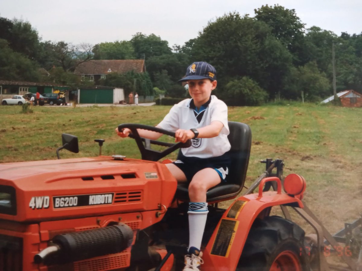 I don't see enough farmers driving tractors in full England football kits with their socks pulled up these days 🤣🤣🤣
