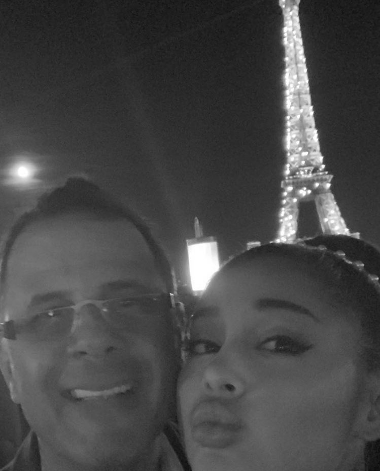 un peu plus tard dans l’année ariana est revenue à paris avec sa famille! (2019)