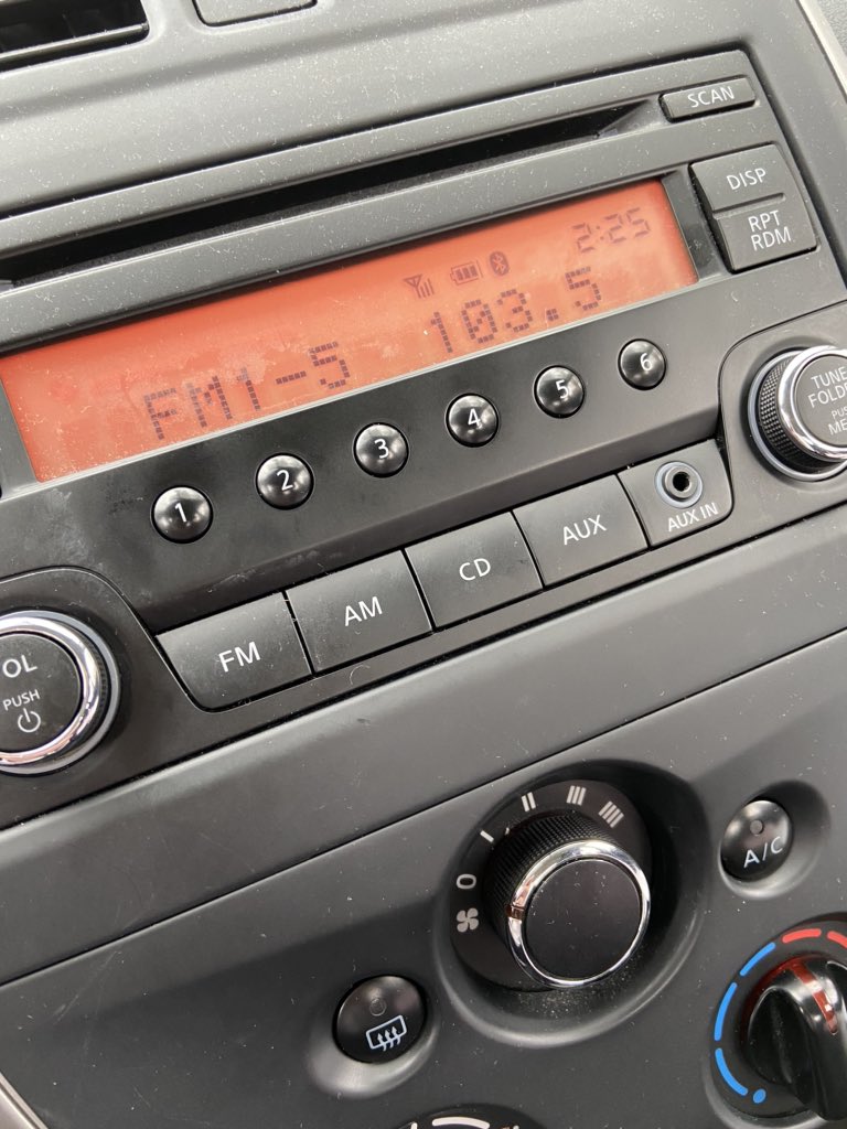 dancin_alli's tweet image. @1035KISSFM #appcontest