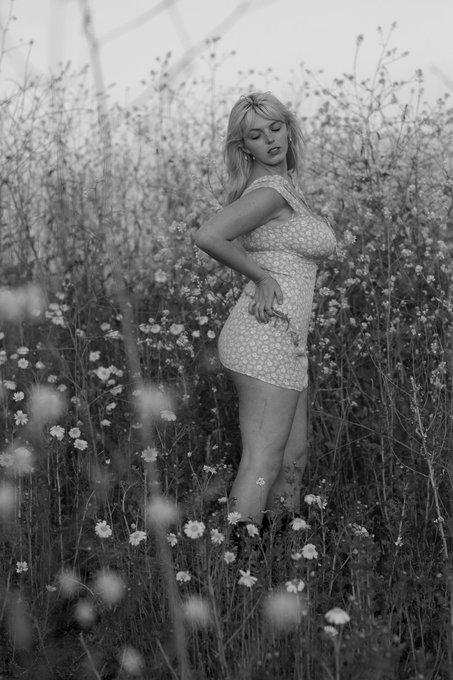 happy 🌎 day!! beyond grateful for this big ball of rock, gas &amp; liquid somewhere in the universe💛 https://t