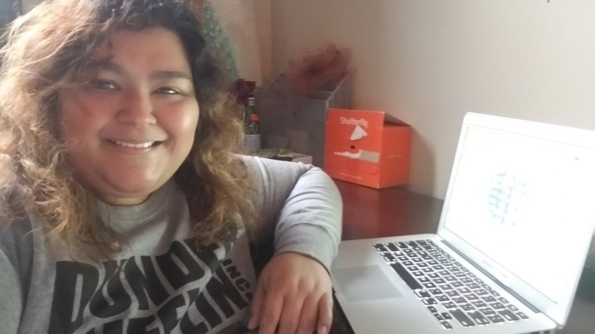 ClaudiaNEIUCCAS's tweet photo. Just in the knick of time. Reporting to you from my #wfh DESK on this @CCAS_NEIU #spiritweek #WFHWednesday. #TheOffice 😂 #orgulloneiuccas #neiuccaspride https://t.co/J5JxsMcDlo