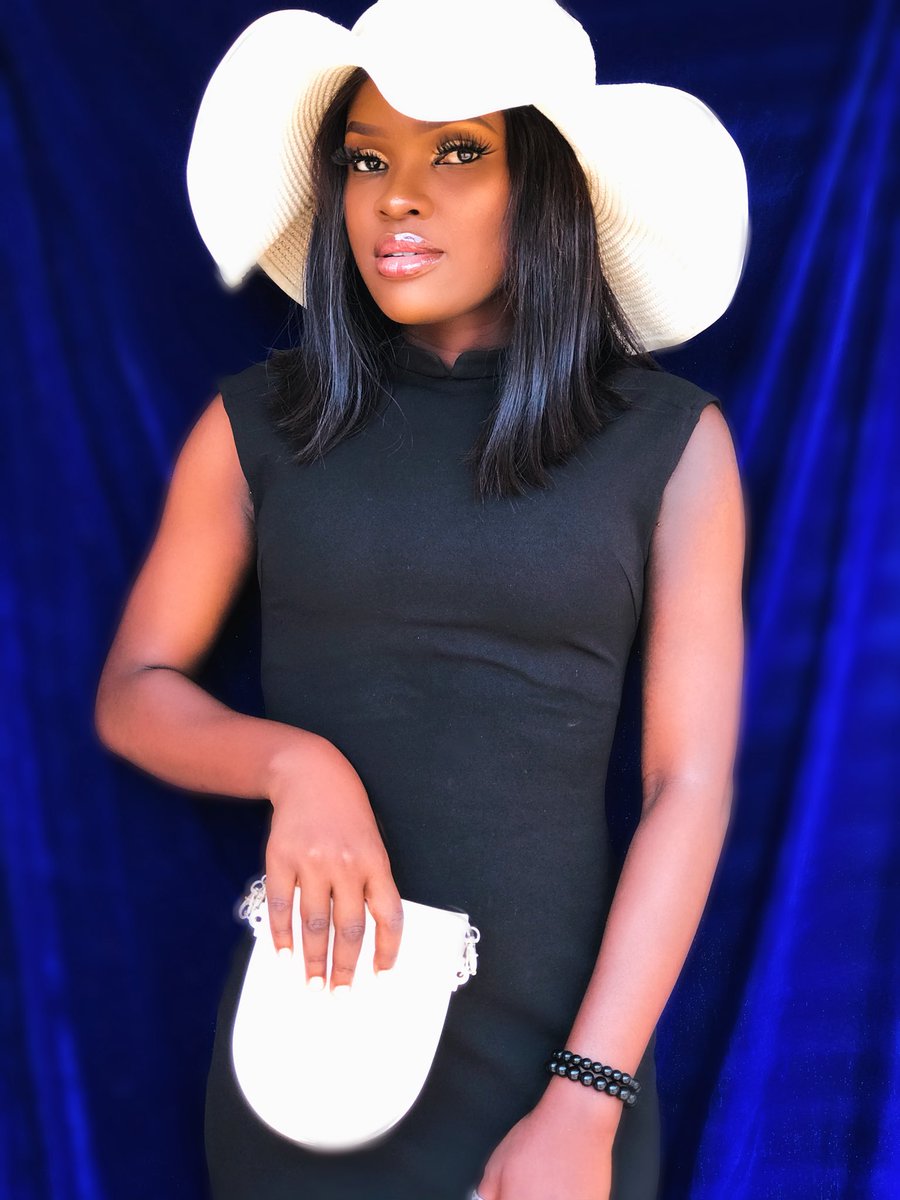 _princessa23's tweet photo. Happy birthday to someone amazing, talented, beautiful, smart, yes that’s just it, I am the someone. Say a prayer for me if this crosses your timeline. @winn_eey was behind the camera📱 #BirthdayInQuarantine #birthdaygirl #unibenvsunilag #abuadvsunilorin #EarthDay https://t.co/azvR8DnJCe