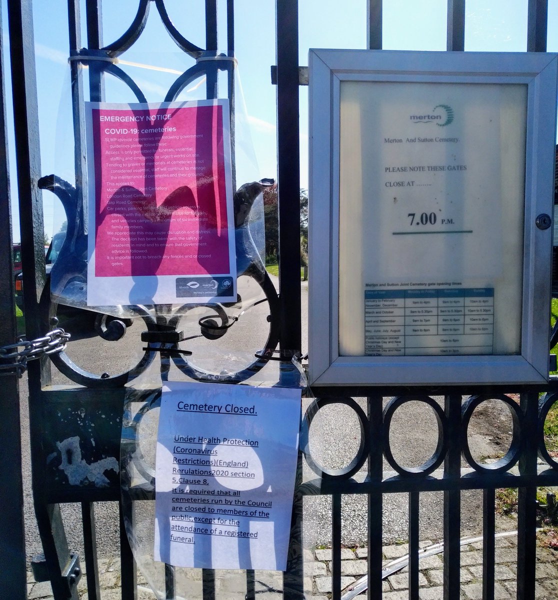 ShadiaSyed's tweet photo. @RobertJenrick @scullyp
@SuttonCouncil I went to #MertonAndSuttonJointCemetery today to place flowers on my mother's grave &amp; try to find some solace during these testing times. However, the gates were still closed - very distressing. Any idea when we'll be allowed access? 😥 https://t.co/JBVdPvLWdf