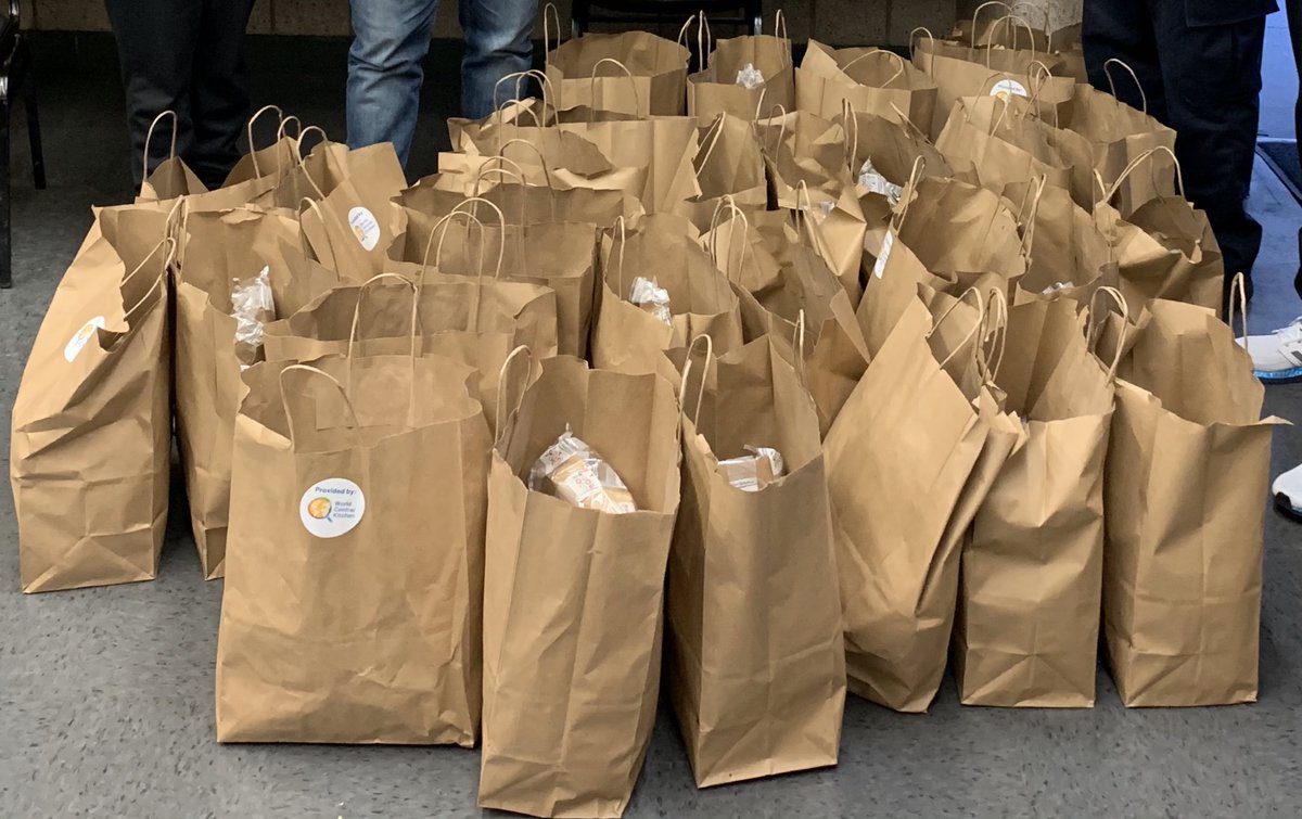 NYPDPSA5's tweet photo. In collaboration with @NYPDPSA3 we received food from work central kitchen @WCKitchen Thank you so much... our residents and seniors are very grateful. @NYPDCommAffairs @NYPDHousing @NYPDChiefofDept @NYPDChiefPatrol https://t.co/3v1HwHsp3F