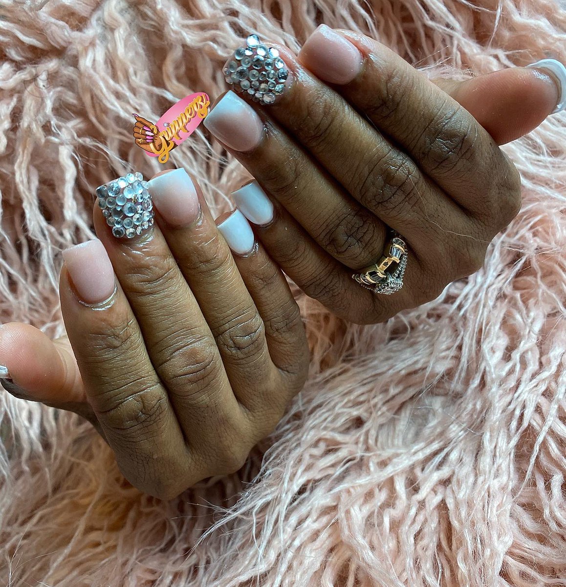 macmeupthebrand's tweet photo. Pink &amp; White every girl go to ✨💅🏽 BOOK GRIPPERZ WHEN THIS PANDEMIC IS OVER! ✨💅🏽

.
.
.
.
.
.
. 

#flintstylist #detroithairstylist #pontiachairstylist #saginawhairstylist #fleek #hair #bundles #closure #quickweave #aliexpress #vendorlist #beauty #michiganphotographer https://t.co/Xt8kHLlZAN