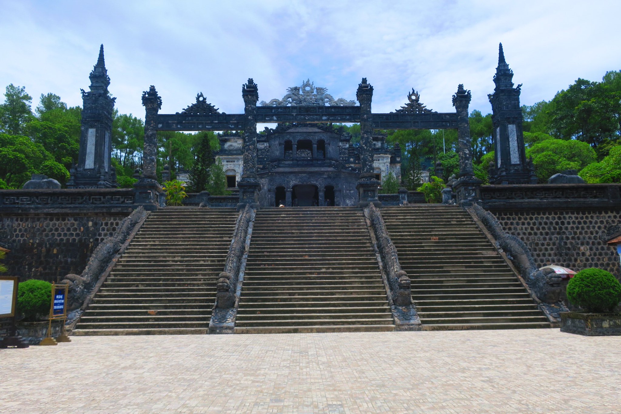 世界の絶景 カイディン帝廟 Hue Vietnam T Co Icru2cjttn 世界の絶景 カイディン帝廟 Hue Vietnam T Co Icru2cjttn