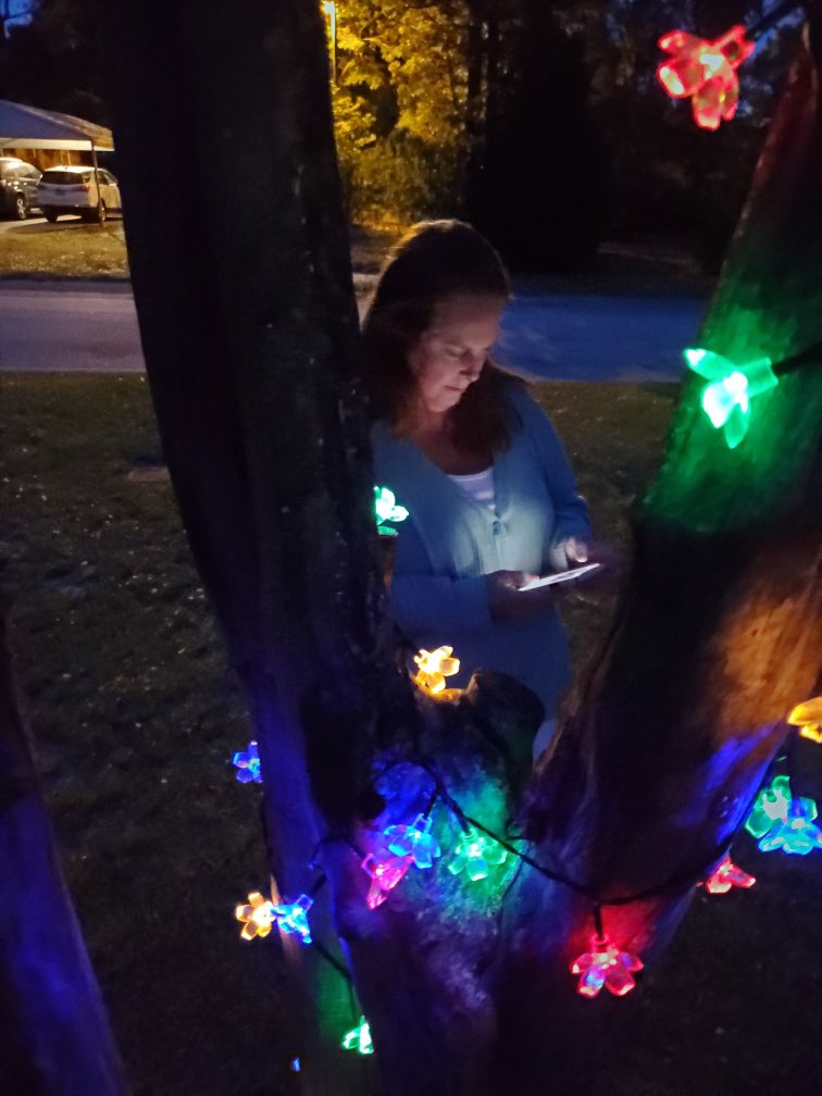 LilaAnnaSauls's tweet photo. Loving my @HNM_SC job right now!
Almost 5,000 luminaries across @CityofColumbia @FANeighbors and #lexington to show support for #homelessfamilies during this crisis! #livetweeting #hopeforhomes #lighthenight https://t.co/2GsS8NNJ20