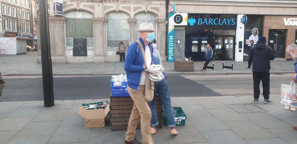 streetskitchen's tweet photo. Another busy evening in #Camden and at our new #KingsCross location too.
.... Over 70 people served
👉High point
Meeting Ace the chef from #CompassionLondon
👉Low point
Being told you cant do 'charity' outside Kings Cross station 🙄
BIG ❤ to all the beautiful crew
#GiveAShift https://t.co/njTjpZO6bM