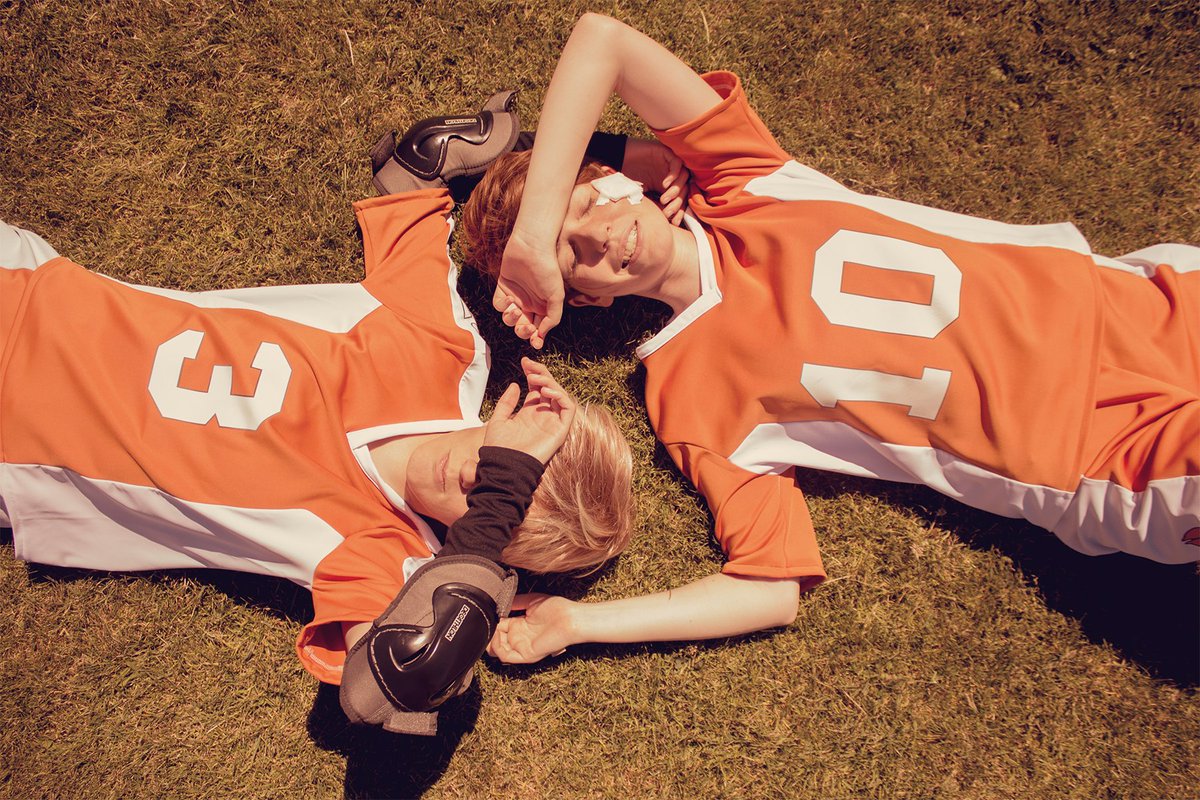 dmintcos's tweet photo. A thread of my cosplay pics from The Foxhole Court! 

I miss wearing my boy 😭
Neil is @SariaAlkiniria https://t.co/KTEqiI1B9A