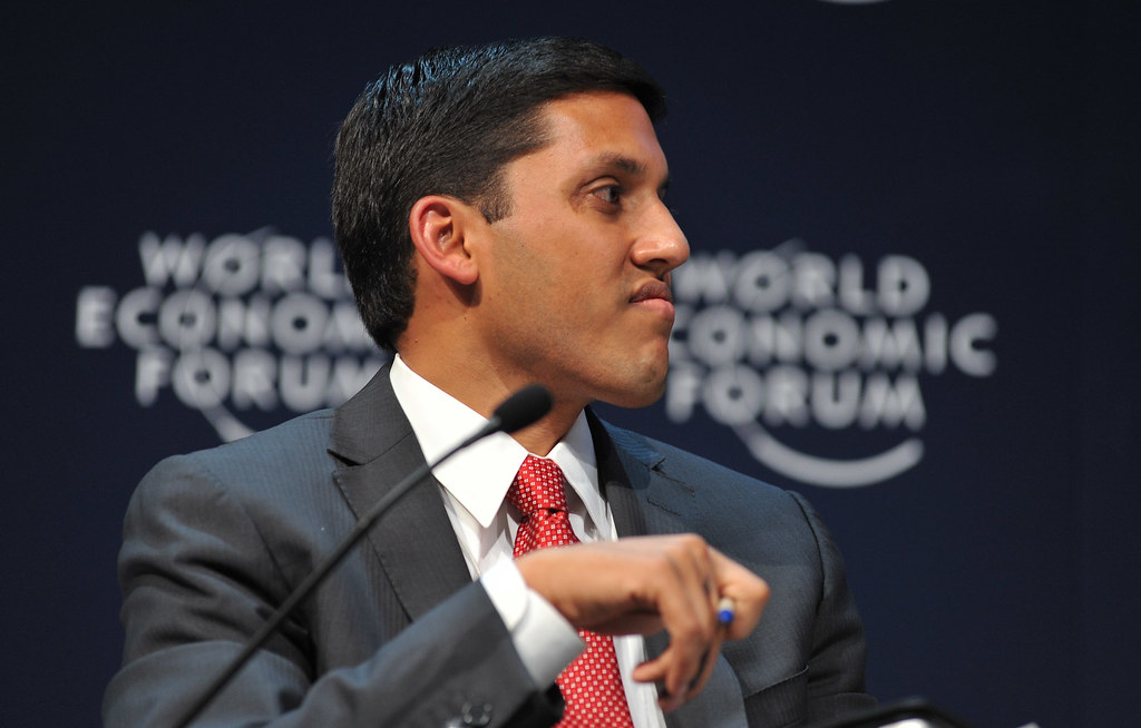 Authors of PTB include Rajiv Shah, pres. of  #Rockefeller Foundation. Shah has worked on  #vaccine financing for  #Gates. "His bio is the embodiment of the current phase of "green"  #imperialism ( @cordeliers) w/ a new woke patina of "equality" & "stakeholder  #capitalism".