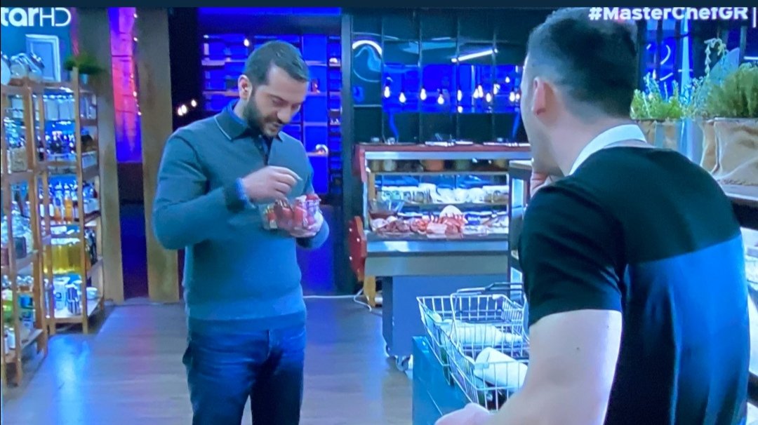 grespec's tweet photo. -Δημήτρη έχεις δυο επιλογές
α.Γυρνάς σπίτι με τη Μαρία
ή β. ....
-ΤΟ Β σεφ
#MasterChefGR https://t.co/gVnrVzsegE