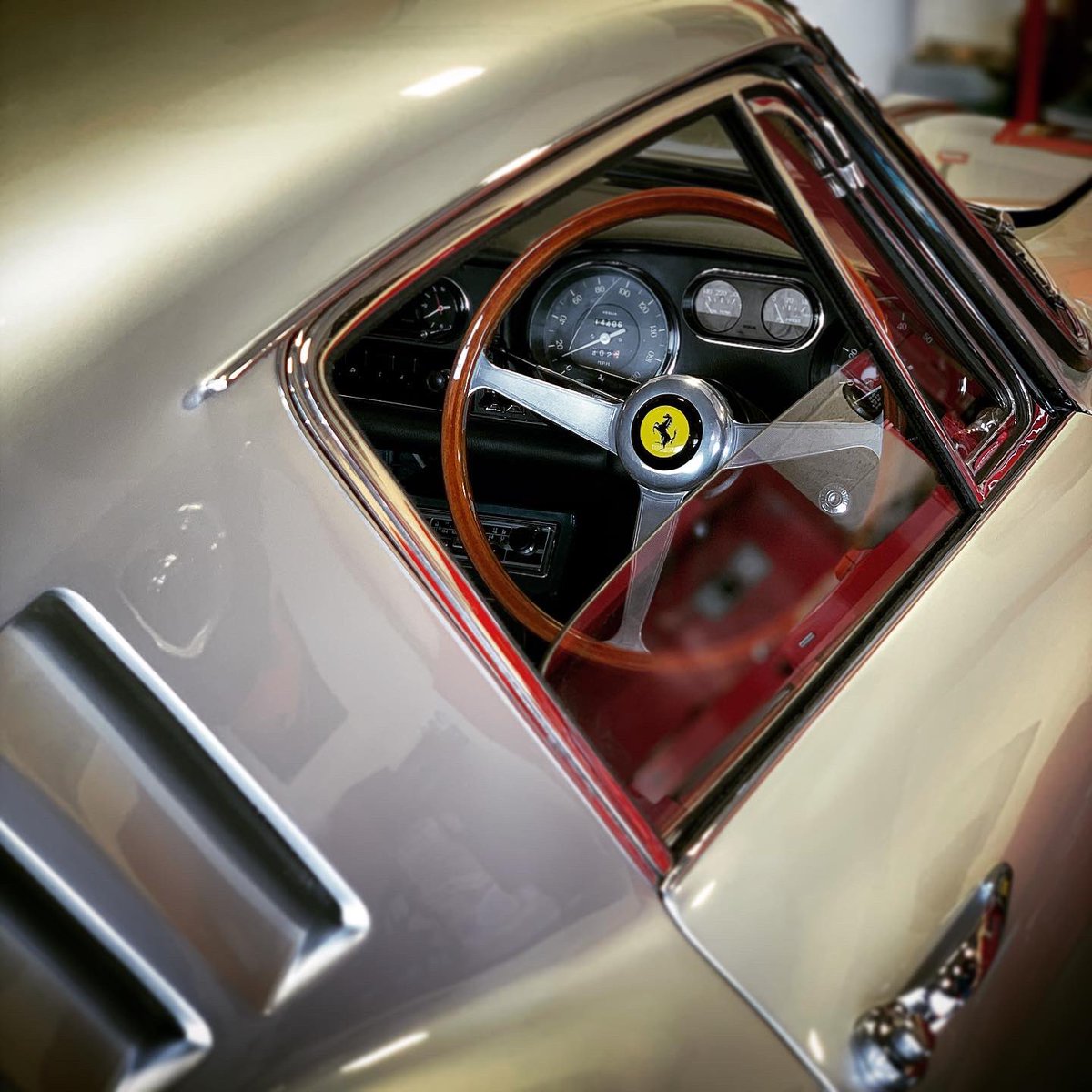 Ready to go! <a href="/bobhoughtonltd/">Bob Houghton Ltd</a> #275 #bhferrari #ferrarispecialist #iconic #cheltenham