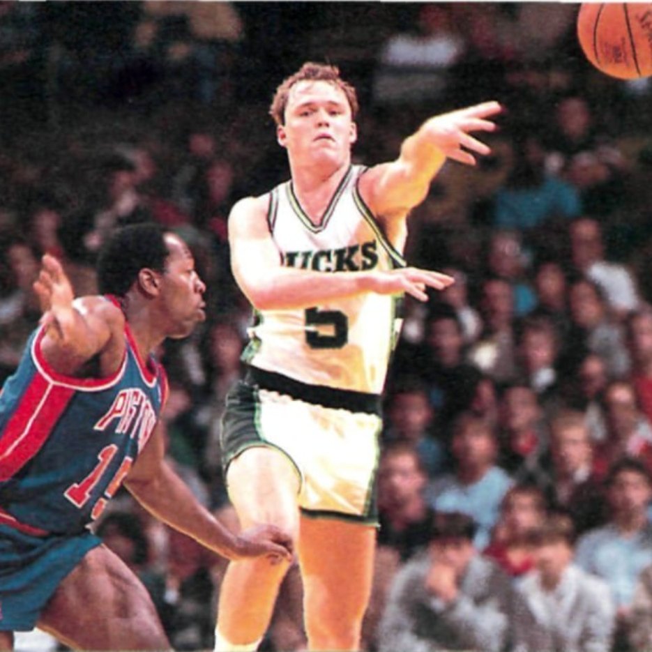 I kind of forgot Scott Skiles was a first-round draft pick of the Milwaukee Bucks. He played just 13 games his rookie year before being dealt to the Pacers after the season.Here's a 1986 article by  @SamSmithHoops describing Skiles' rough rookie season:  https://www.chicagotribune.com/news/ct-xpm-1986-12-04-8603310667-story.html