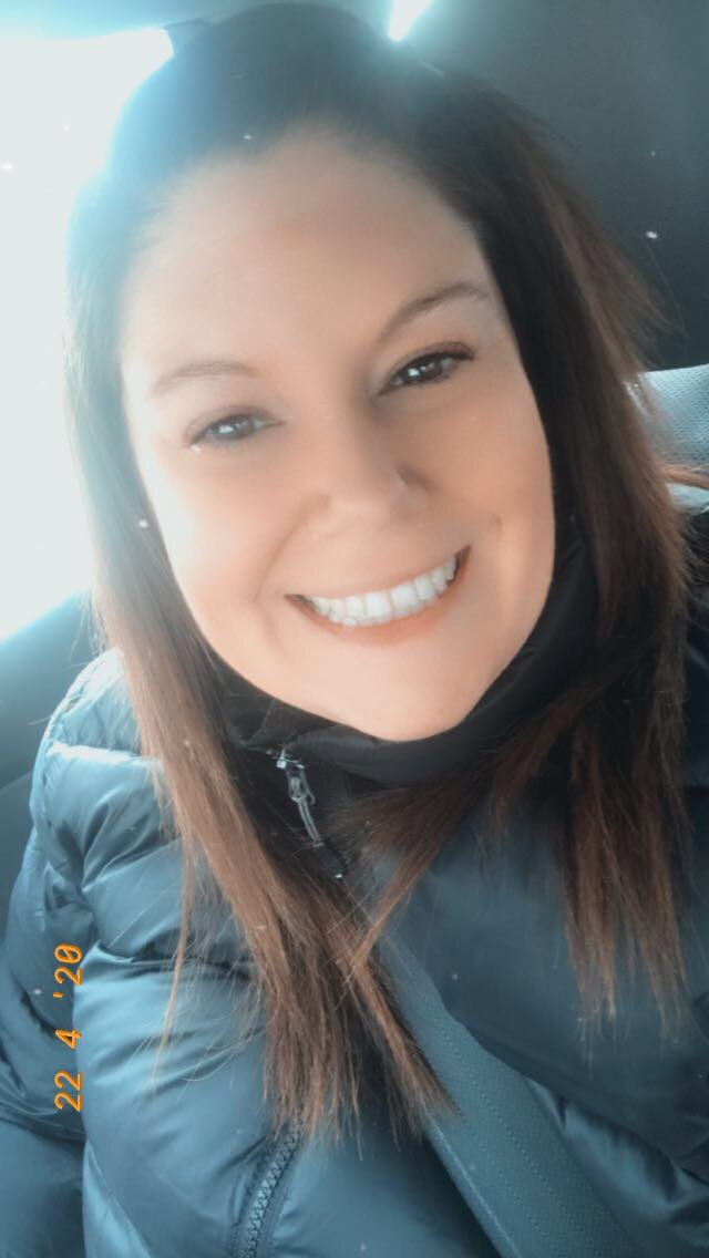 LisaMarinucci2's tweet photo. Today: I GET to go to school today. I GET to see tiny people I love through the window. I GET to wave to them. I GET to put books into 20+ families hands... I GET to wear jeans. I am... so incredibly lucky... and.. happy ❤️ https://t.co/nb0mNrhyNS