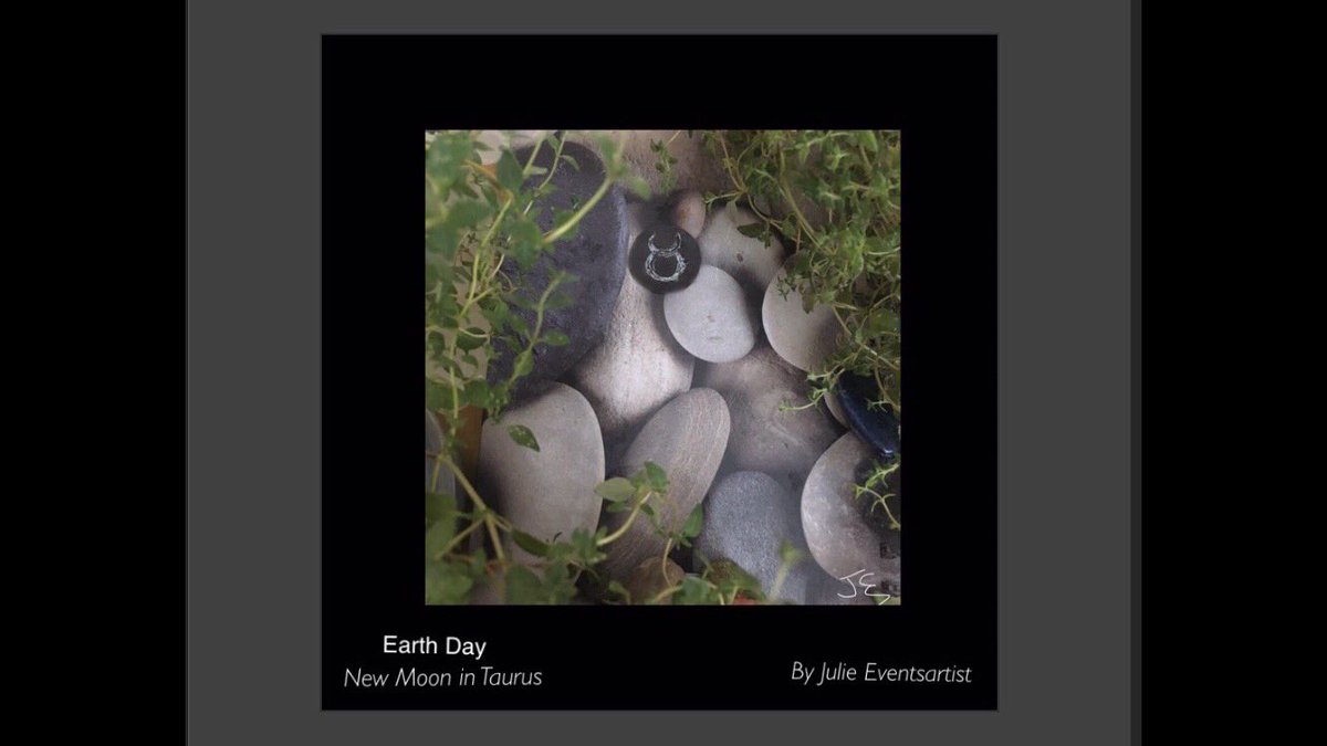 JEventsartist's tweet photo. On this #EarthDay2020 evening we have the #NewMoon in the earth sign #Taurus. New moons are a good time to set intentions for new things &amp; in celebration of this I created this artwork which will be the 1st in a collection of moon inspired art I’ll be creating. #intuitiveartist https://t.co/4z2CQaZAYH