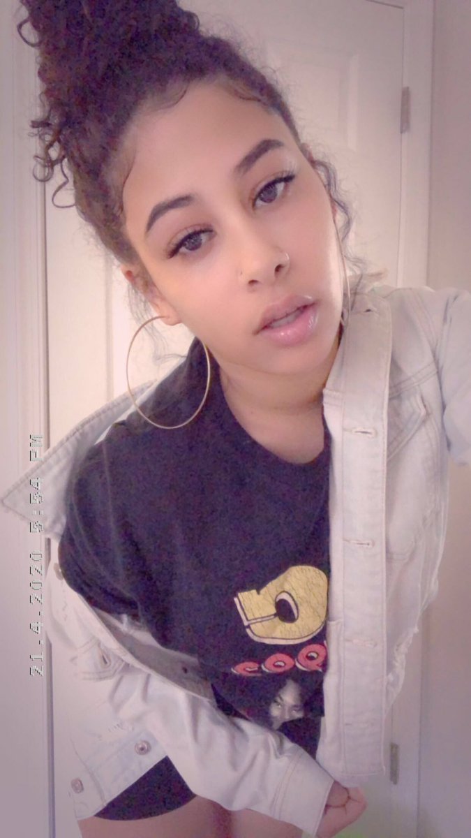 kikiqueene's tweet photo. boredinthehouse. https://t.co/ZoX8HurHni