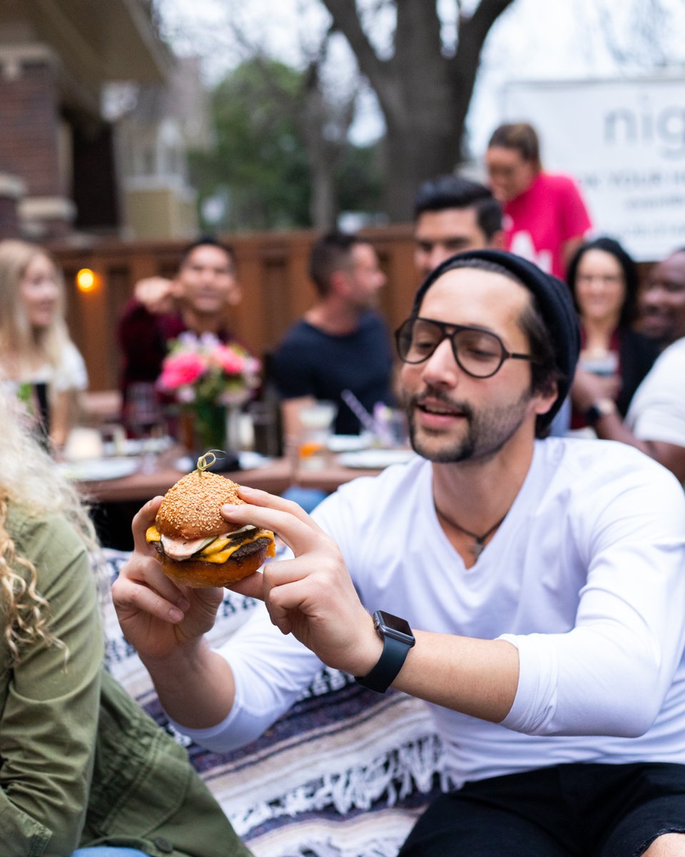 Looking at this burger like the way all burgers want to be looked at.  #burger #love