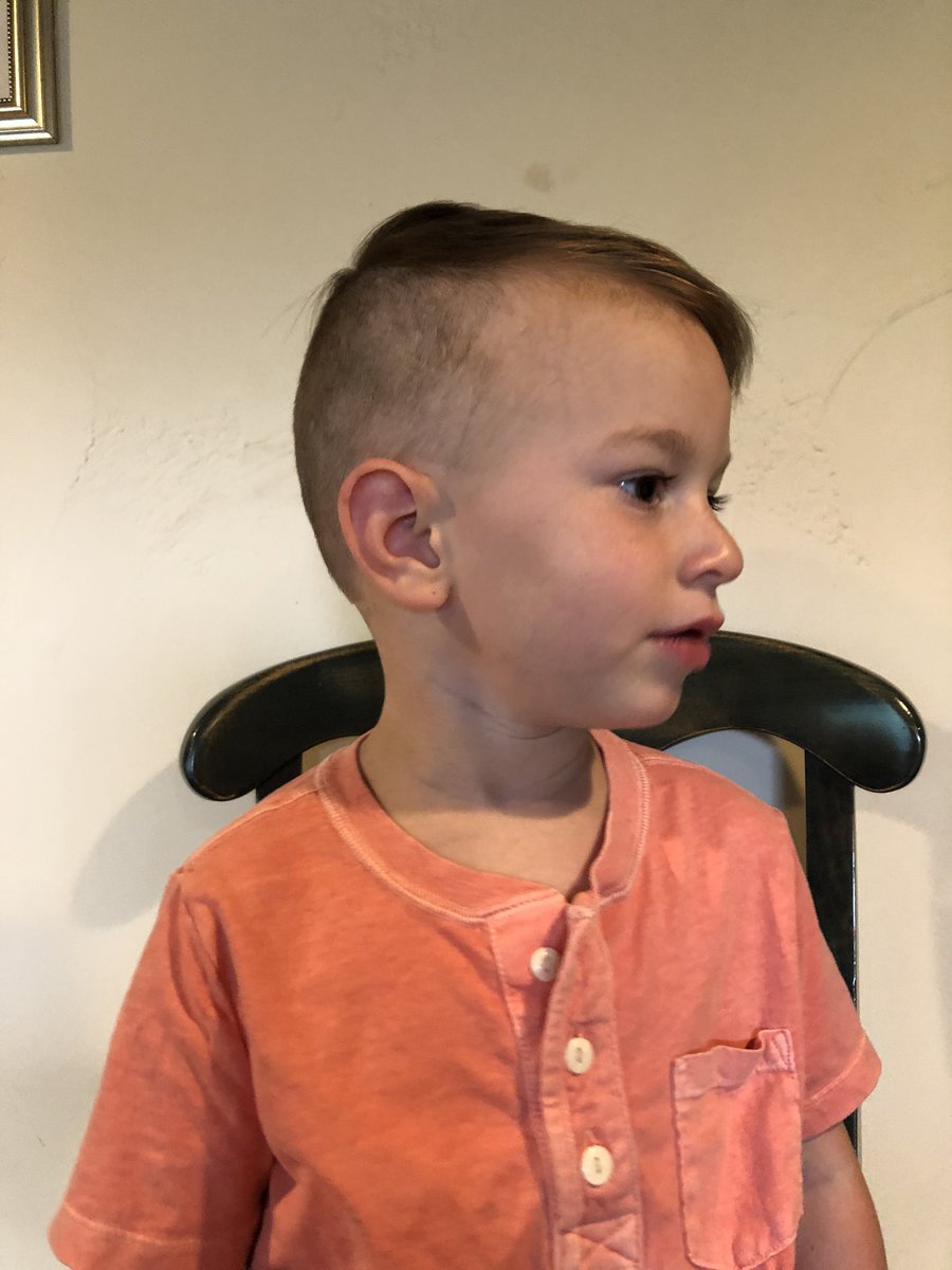 BeautyLileana's tweet photo. the absolute cutest haircut i’ve done so far 💕💞💗 #kidscuts #haircut #cosmotology #cosstudent #menshair #boyshair #barber #allheneedsischocolate https://t.co/SeKAGvQ62S