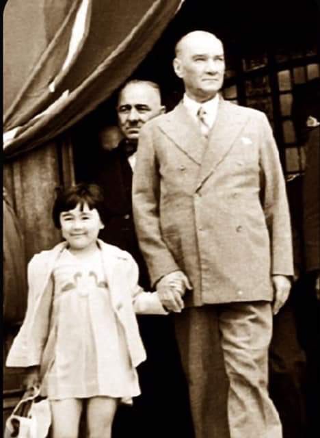 “Egemenlik kayıtsız şartsız milletindir.” 23 Nisan Ulusal Egemenlik ve Çocuk Bayramı kutlu olsun! 🇹🇷 
#100YıllıkEgemenlik 
#23NisanKutluOlsun