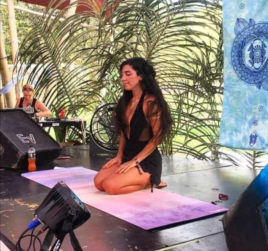 AgenciaGotika's tweet photo. Hoy celebramos el día de la tierra, los esperamos a las 19 hrs en nuestro programa #gotikamagazine estaremos con  Carolina Salamanca @caroafroyoga  Siempre por @radiohoycl Los esperamos.
#somosgotika #noparamos #todoesposible #estamosentodaspartes #QuedateEnCasa #FelizMiercoles https://t.co/0Uj8wQorH2