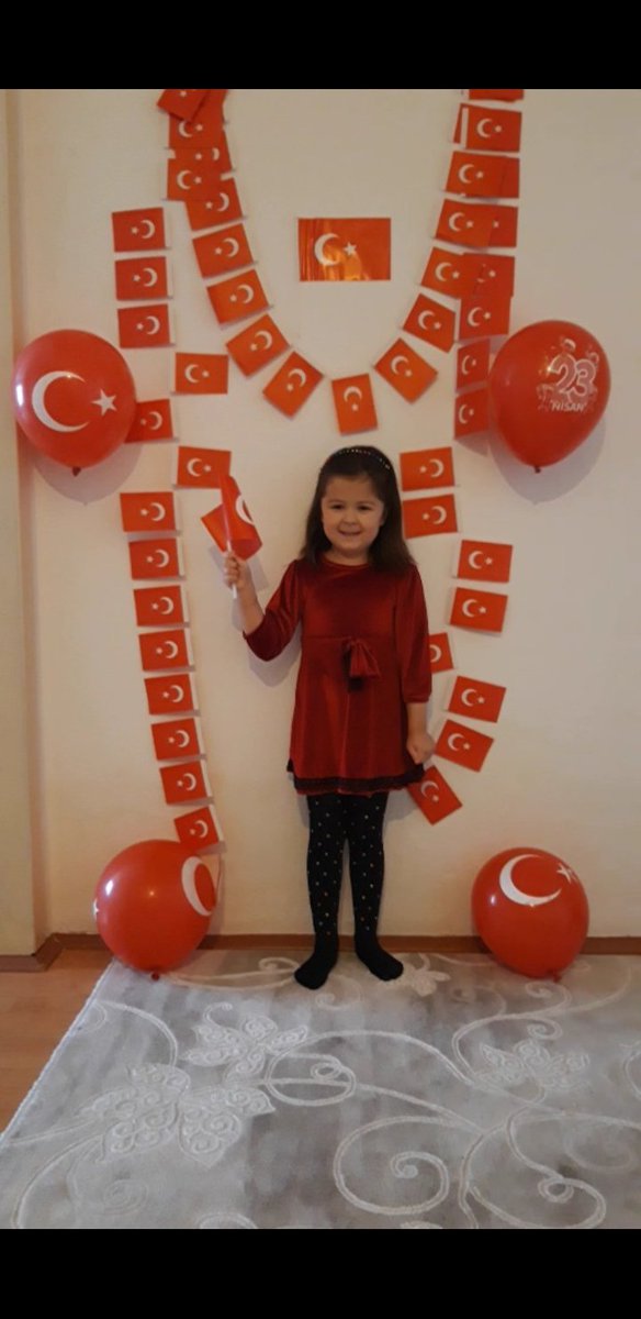 Mltm43's tweet photo. 23 Nisan Kutlu Olsun 
🇹🇷🇹🇷🇹🇷
@SurvivorEkstra https://t.co/MATesRrbWA